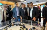 گروسی از نمایشگاه «دستاوردهای صنعت هسته‌ای» بازدید کرد