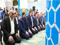 ديدار صميمي استاندار يزد با جمعي از نوجوانان معتکف حاضر در مسجد ملا اسماعيل