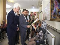مراکز خيريه نگهداري سالمندان نيازمند ايجاد درآمد پايدار هستند