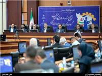 کارگران چرخ‌هاي استقلال کشور و رفاه جامعه را به چرخش در مي‌آورند