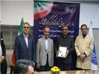 صنعتگران و کارگران، سرمايه‌هاي ارزشمند استان هستند