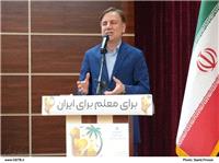 استاندار بوشهر: معلمان بزرگترين مسئوليت فرهنگي و اجتماعي را بر عهده دارند