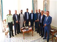 حضور استاندار يزد در منزل يکي از فرهنگيان شهرستان مروست همزمان با هفته معلم