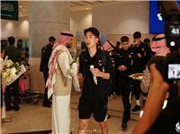 لاعب کوري جنوبي يستفز نادي الهلال السعودي ولاعبيه