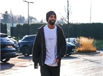 شاهد.. محمد صلاح يفاجئ فتيات ليفربول