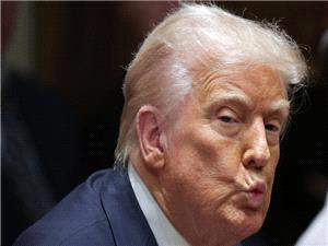 خلأ قانون اساسی به ترامپ اجازه می دهد تا سال 2037 در قدرت بماند