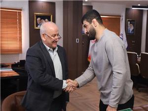 دیدار کامران قاسمپور، کشتی‌گیر پرافتخار مازندرانی با استاندار مازندران