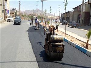 پخش و توزيع بيش از 150 تن آسفالت در معابر شهري فرون آباد