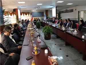نشست رئيس سازمان مديريت و برنامه‌ريزي استان با اعضاي شوراي دانشگاه و جمعي از اساتيد