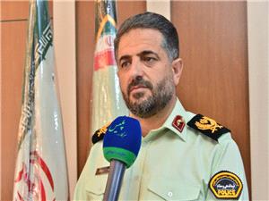 فرمانده انتظامي استان کرمانشاه  :انواع کالاي قاچاق به ارزش 300 ميليارد ريال  کشف شد .