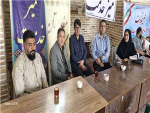 برپايي ميز خدمت اداره فرهنگ وارشاد اسلامي در نماز جمعه نيشابور