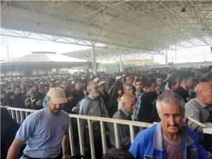 حضور گسترده زائران در مرز مهران؛ مرزبانان در حال روان‌سازي جمعيت هستند