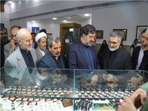 بازديد استاندار قم از دهمين نمايشگاه قران و عترت قم