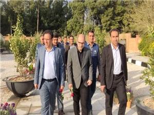 بازديد معاون گردشگري فارس از کمپ‌هاي نوروزي زيباشهر و باغ جنت