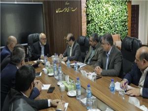 تمرکز بر رفع موانع صنعتي و محيط‌زيست در ماهشهر و بندر امام خميني(ره)