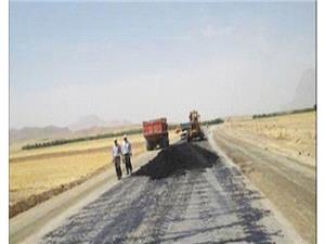 فرماندار دشتي از آغاز آسفالت 3 کيلومتر از محور ناصري–شنبه خبر داد