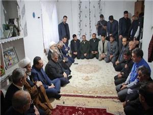 ديدار وزير صنعت، معدن و تجارت باتفاق استاندار سمنان با خانواده مرحومان