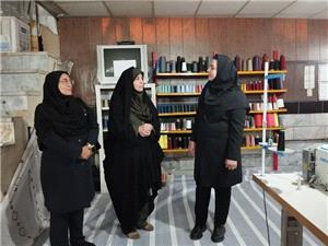 بازديد مديرکل امور زنان استانداري همدان از کارگاه توليدي بانوان در رزن