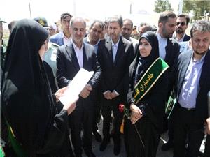 وزير راه‌ و شهرسازي به عنوان خادم يار افتخاري شهدا انتخاب شد