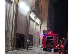 مهار آتش‌سوزي در گناوه؛ 2 نفر مصدوم شدند