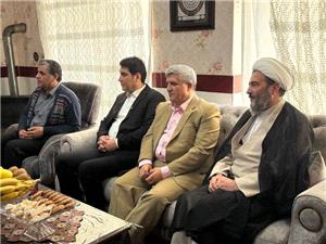 ديدار استاندار با خانواده شهيد جهانبخش زنديه در بيجار