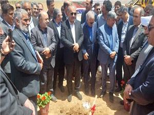 عمليات اجرايي فاز دوم گلخانه الحاقي بلداجي با حضور اعضاي کميسيون کشاورزي آغاز شد