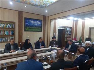 رايزني فرماندار دورود جهت رفع مشکل شرکت‌هاي گاز و سيمان دورود