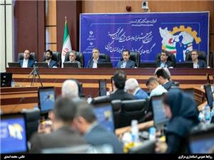 کارگران چرخ‌هاي استقلال کشور و رفاه جامعه را به چرخش در مي‌آورند