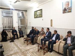 تجليل نماينده مجلس و معاون استاندار يزد از خانواده معلم فقيد اردکاني