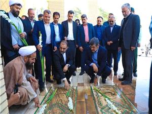 آغاز سفر استانداريزد به شهرستان مروست با اداي احترام به شهدا