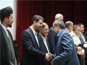 استاندار همدان در مراسم بزرگداشت مقام معلم در تويسرکان حضور يافت