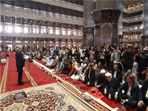 ما مسلمانان بايد صداي مظلوميت مردم غزه باشيم