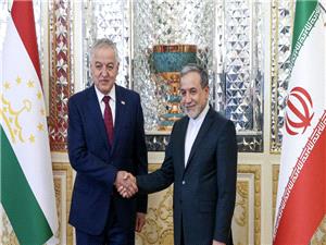 دیدار وزیر خارجه تاجیکستان و دبیر شورای عالی امنیت ملی ارمنستان با عراقچی