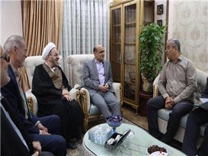 ديدار صميمي استاندار گيلان با يادگار سال‌هاي اسارت و جبهه