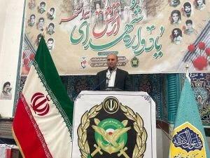 اجرايي شدن سند راهبردي توسعه لرستان با روحيه همدلي و کارکرد دفاع مقدس