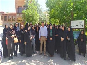 برگزاري برنامه صبحگاهي نشاط و سلامت ويژه بانوان شاغل استانداري فارس