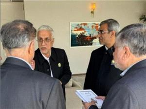 تشکيل جلسه استاندار خراسان رضوي با دو تن از استانداران سابق