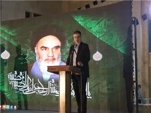 انديشه امام خميني (ره) زنده و جاري است/ وحدت کلمه تأکيد هميشگي امام