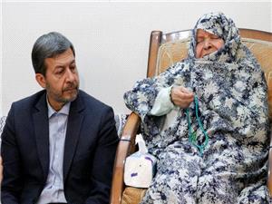 ابراز همدردي استاندار اصفهان با خانواده سردار سرافراز شهيد رباني