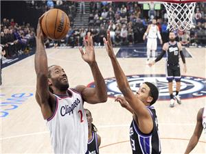 Kawhi Leonard`s spectacular buzzer-beater lifts Clippers to OT win over Kings