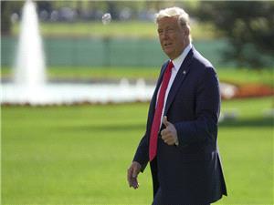 ترامب: قرار الاتحاد الأوروبي عدم الرد على الرسوم الأمريکيه کان "ذکيا جدا"