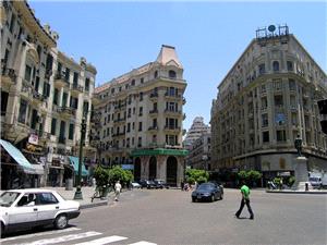 من الزمالک إلى الأسمرات.. جدل بمصر حول تعديل قانون تاريخي لإيجار العقارات وإخراج السکان