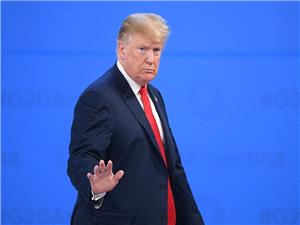 ترامب يوعز بفرض رسوم جمرکيه بنسبه 100% على المنتجات السينمائيه الأجنبيه