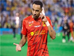 أوباميانغ يعلق ساخرا على منح النصر السعودي 3 نقاط بقرار إداري (صوره)