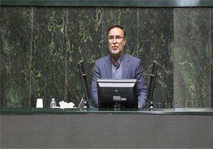 کارگران نباید به بهانه کمبود نقدینگی از کارخانه اخراج شوند