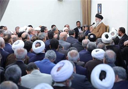 رهبرانقلاب: همه چیز را منوط به پیشرفت مذاکرات نکنید